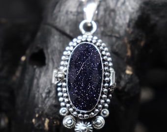 Colgante de medallón venenoso de arenisca azul, collar bañado en plata 925