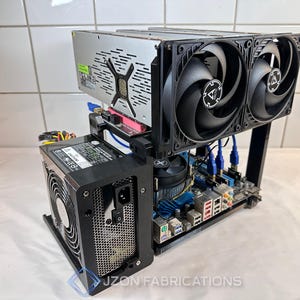 AI Workbench mATX Open Frame - Plate-forme multi-graphiques compacte pour l'apprentissage automatique et le calcul par inférence