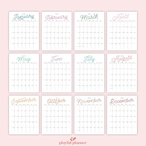 K&ouml;nnte beinhalten: Ein druckbarer Kalender f&uuml;r das Jahr 2023 mit jedem Monat auf einer separaten Seite. Die Monate sind mit bunten, handschriftlichen Texten beschriftet. Der Kalender ist f&uuml;r den pers&ouml;nlichen Gebrauch konzipiert und enth&auml;lt ein Raster f&uuml;r jeden Monat mit Platz zum Eintragen von Terminen und Ereignissen.