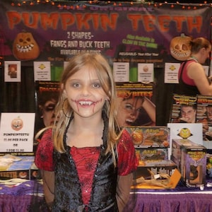 VAMPIRE Teeth for Children That you Mold to Fit image 1