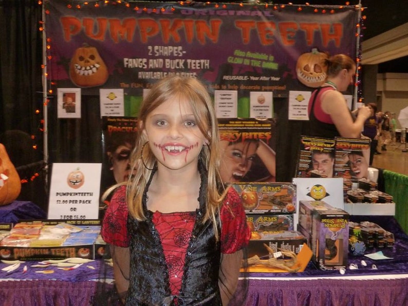 VAMPIRE Teeth for Children That you Mold to Fit image 1