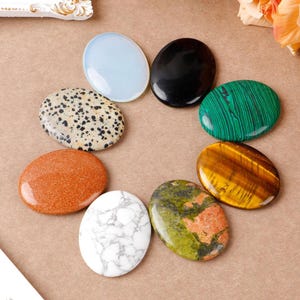 Natural Crystal Worry Stone, Meditation Crystal Pocket Stone, Amethyst|Rose Quartz|Crystal, Healing Gems, Stress Reduction & Relaxation Gift