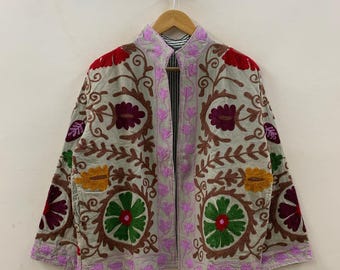 Kort Suzani-jack van geborduurd katoen – Tribal festivalkimonojack | Cadeau voor haar | Stofdoek | Chique bomberjas | Lente reisjas