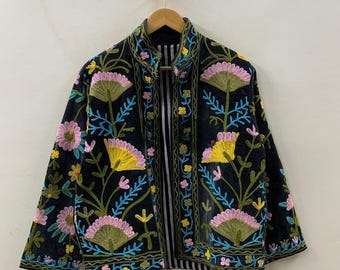 Handgeborduurd zwart Suzani fluwelen jack | Winterjas voor dames | Indiase stofdoekjas | Boho winterjas bovenkleding | Cadeau voor haar