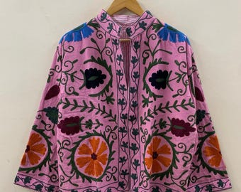 Roze zomerkatoen Suzani kort zacht jack – festivaljas – Tribal geborduurde bovenkleding | Voorjaarsreisjas | Winterkleding | Cadeau voor haar