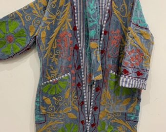 Vestaglia lunga boho in velluto grigio Suzani / Cappotto kimono etnico ricamato / Spolverino vintage / Abbigliamento boho per festival / Regalo per lei / Copricostume da spiaggia
