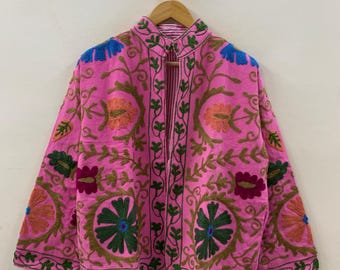 Geborduurde jas - vintage kort katoenen Suzani-jack met bloemenprint – Tribal festivalkimonojack | Cadeau voor haar | Stofdoek | Chique bomberjas