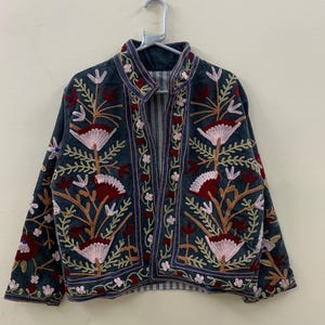 Boho Suzani sammet kort jacka – Boho broderad kappa – Vinterkappa – Uzbekisk resejacka, festivaljacka stil ytterkläder – gatujacka
