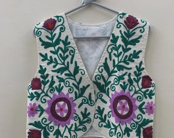 Chaleco bordado Suzani / Chaleco de algodón floral estilo boho hecho a mano / Chaqueta étnica vintage / Chaleco boho para festivales / Regalo para ella