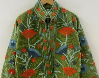 Grüne, floral bestickte Samtjacke von Suzani | Kurzer Festivalmantel | Ethno-Boho-Oberbekleidung | Winterkimonojacke | Geschenk für die Ehefrau
