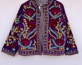 Suzani Samtjacke | Bestickter Boho-Mantel | Ethnische Jacke | Festival Oberbekleidung | Vintage inspirierte Kleidung | Warme Winterjacke für Frauen