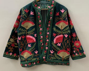 Traditionell Suzani broderad kappa | Kort sammetjacka | Boho festivalkappa | Etniska ytterkläder | Beskuren bohojacka | Present till henne