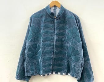 Chaqueta corta de invierno Suzani de terciopelo gris hecha a mano / Chaqueta floral bohemia / Chaqueta bomber Suzani / Abrigo cálido de invierno / Regalo para ella / Abrigo tipo guardapolvo
