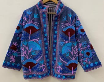 Suzani geborduurd kort fluwelen jack | Handgemaakte jas bohofestival | Etnische ambachtelijke bovenkleding | Fluwelen bohojack voor dames | Cadeau-idee
