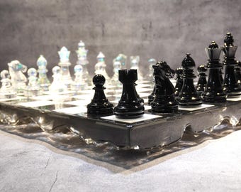 Handmade Resin Chess Set: Frosted White & Mystic Gray - Modern Decor