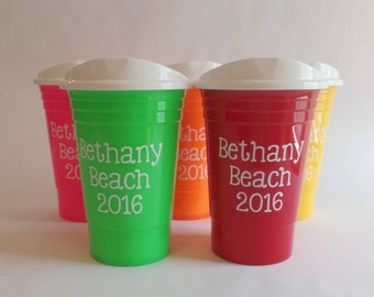 Monogrammed Double Walled Thick Plastic Cups for Bridesmaids, 16 oz Personalized Plastic Cups, Re-useable Cup with Lid, PS200