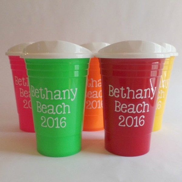 Monogrammed Double Walled Thick Plastic Cups for Bridesmaids, 16 oz Personalized Plastic Cups, Re-useable Cup with Lid, PS200