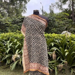Hand Block Print Cotton Sarong: Purple Floral Beach Wrap