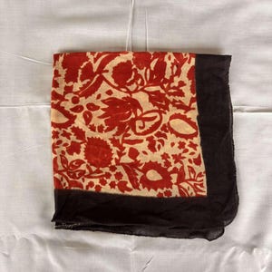 Bandana aus Bio-Baumwolle: Handbedrucktes Tuch, mit natürlichen Farbstoffen
