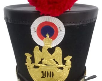 Casco Shako napoleónico francés de cuero y latón hecho a mano con emblema de águila y pompón rojo, recreación histórica