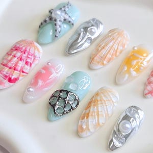Unhas postiças 3D Shell: amêndoa longa, pastel oceano, sereia