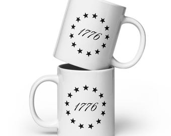 1776 im Kreis mit 13 Sternen Weißer glänzender Becher