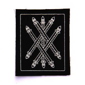 Vijf van Wands Tarot Card Patch, Zilver op Zwart, Naai op Stof Badge, Gothic