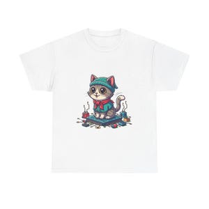 Camiseta fofa de gato com placa de circuito - Geeky Science & Technology Apparel