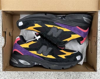 Zapatillas New Balance 990v6 personalizadas - Multicolor Negro, Amarillo y Morado - Calzado de estilo de vida con acabado a mano