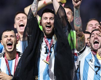 Lionel Messi Argentina World Cup Trophy Poster – Soccer Legend Wall Art 20x30