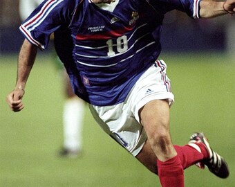 Zinedine Zidane France Poster 20x30 – World Cup Legend Wall Art | French Football Icon Decor