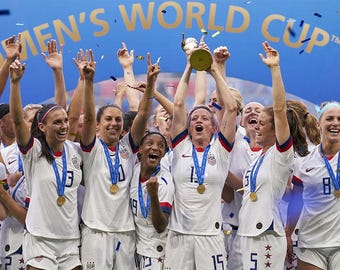 USA Women’s Soccer Team Poster – 2019 World Cup Champions, 20x30 Wall Art, USWNT Victory Print, Soccer Decor
