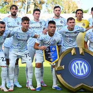 Inter Milan Poster – Nerazzurri Football Wall Art, Serie A Legends Decor, 20x30 Club Print