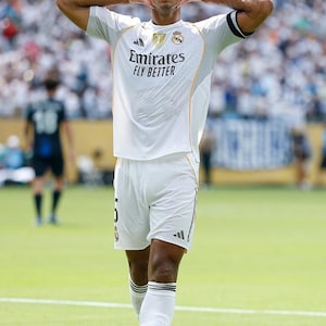 Jude Bellingham Real Madrid Poster – Maestro Midfielder Soccer Art, Madrid #5 Wall Décor, Football Legend Print