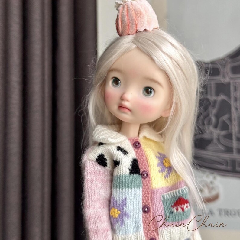 OB22 Blythe doll in pastel cow print and floral knit sweater