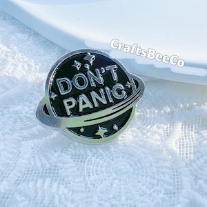 Planet-nål med "Don't Panic Planet" - Uppmuntra emaljmärke - Inspiration, söt emaljbrosch - Presentidé