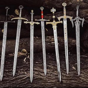 Handmade Damascus Steel Viking Sword: Medieval Monogrammed Templar Replica