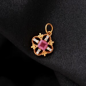 Vintage 14K Gold Real Diamonds Ruby  Clover Flower Gold Charm Pendant/Dainty Ruby Diamonds Flower Pendant/Ruby  Clover Flower Charm Pendant