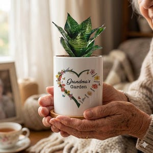 ママへのパーソナライズされた植木鉢、名前入りのカスタムバースフラワープランター、おばあちゃんの庭の植木鉢、母の日のギフト、おばあちゃんへのギフト