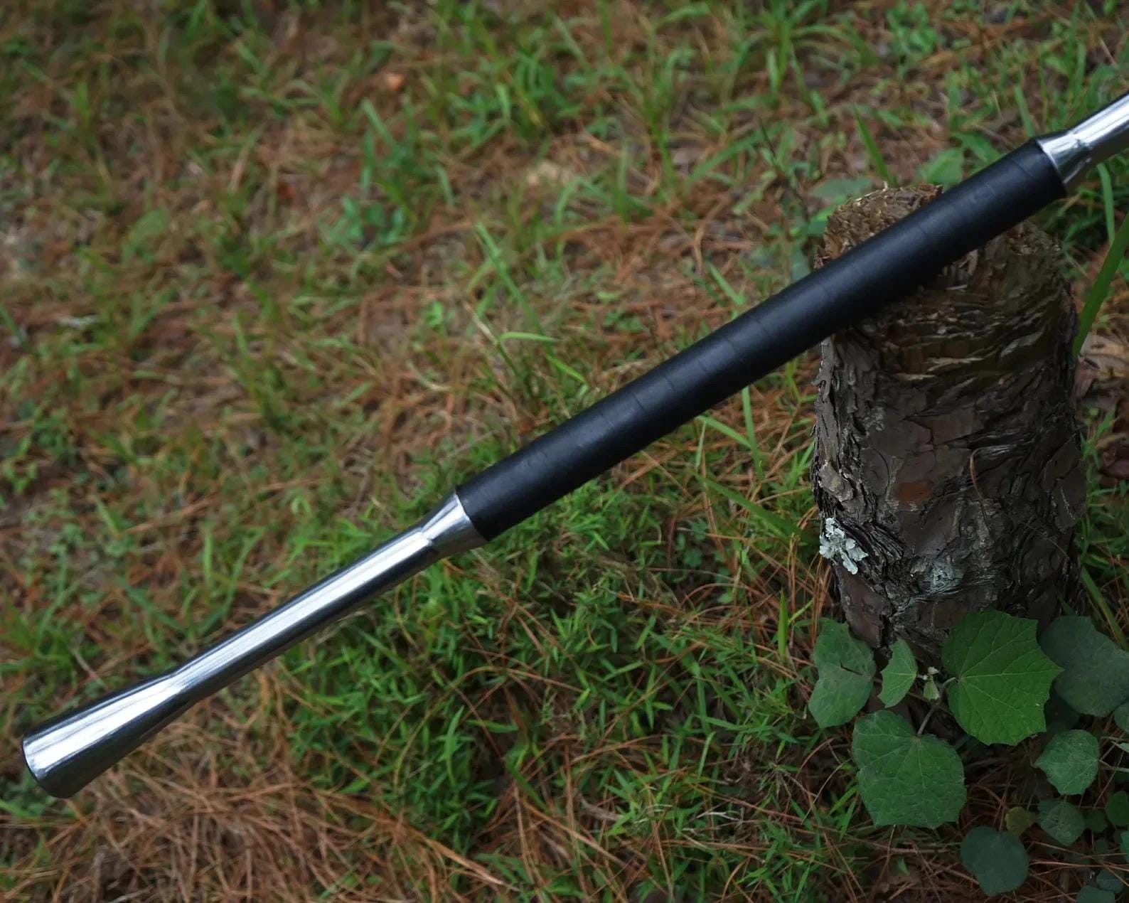 【中古】「非常に良い」Rogue Spear Black Thorn (輸入版) Hand Forged Carbon Steel Hunting Spear, Rosewood Handle, Leather