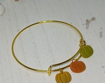 Handmade 3 Pumpkins Adjustable Wire Bracelet, Fall Bracelet, Pumpkin Bracelet, Pretty Thanksgiving Bracelet, Autumn Bracelet, Gold Bracelet