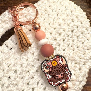 Porte-clé cow-girl, porte-clé Bestie, porte-clé en perles de campagne, porte-clé en or rose, porte-clé vache des Highlands, cadeau de Noël, bas de Noël