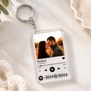 Personalized Spotify Photo Keychain, Custom Music Plaque Keychain with Photo, Song Code Gift for Couples, Anniversary Gift for Him & Her