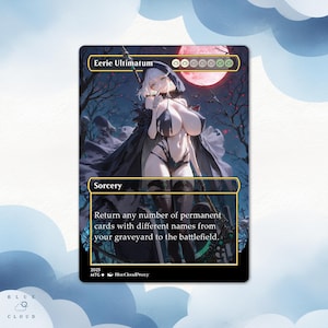 Puede incluir: Carta de fantasía con una mujer en lencería negra y una capa, con el texto "Eerie Ultimatum" y "Sorcery". El fondo muestra un cementerio y una luna roja. La carta tiene un borde negro.