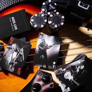 Carte da gioco Rock Edition con i Foo Fighters, gli Smashing Pumpkins, i Cranberries e, naturalmente, i Motörhead come asso di picche.