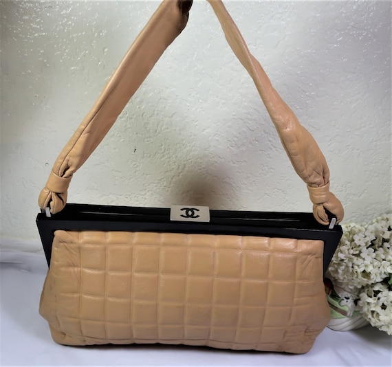 CHANEL Camel Brown Chocolate Bar Quilt Lambskin Leather  display picture 1