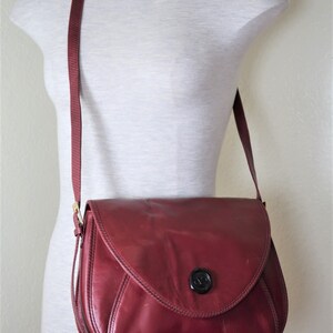 Vintage VALENTINO GARAVANI Burgundy Leather Accordion flap Shoulder Bag image 10