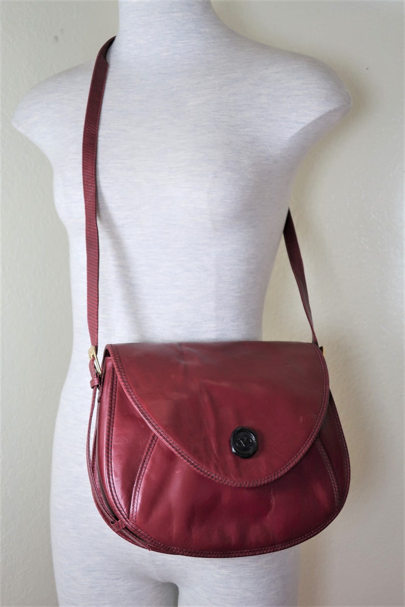Vintage VALENTINO GARAVANI Burgundy Leather Accordion flap Shoulder Bag image 10