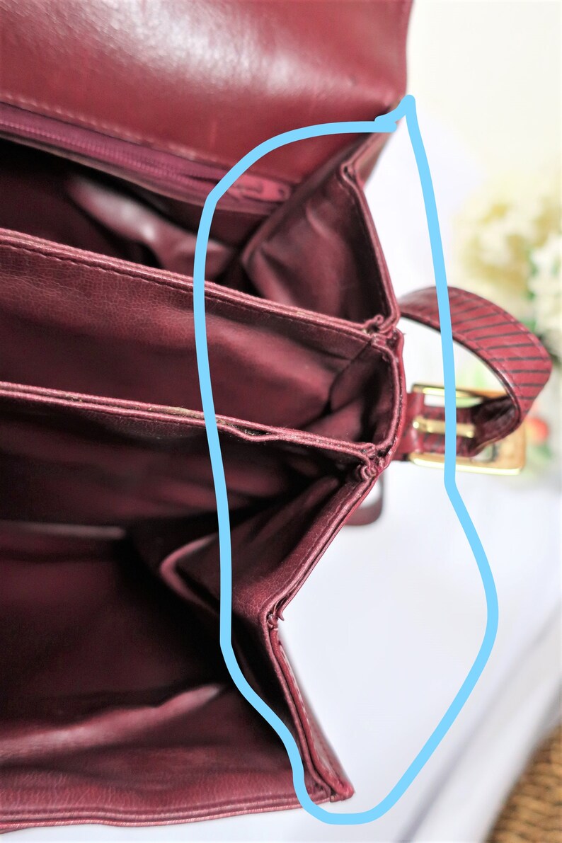 Vintage VALENTINO GARAVANI Burgundy Leather Accordion flap Shoulder Bag image 5