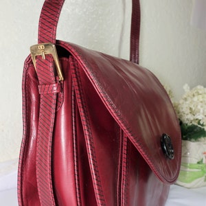 Vintage VALENTINO GARAVANI Burgundy Leather Accordion flap Shoulder Bag image 2